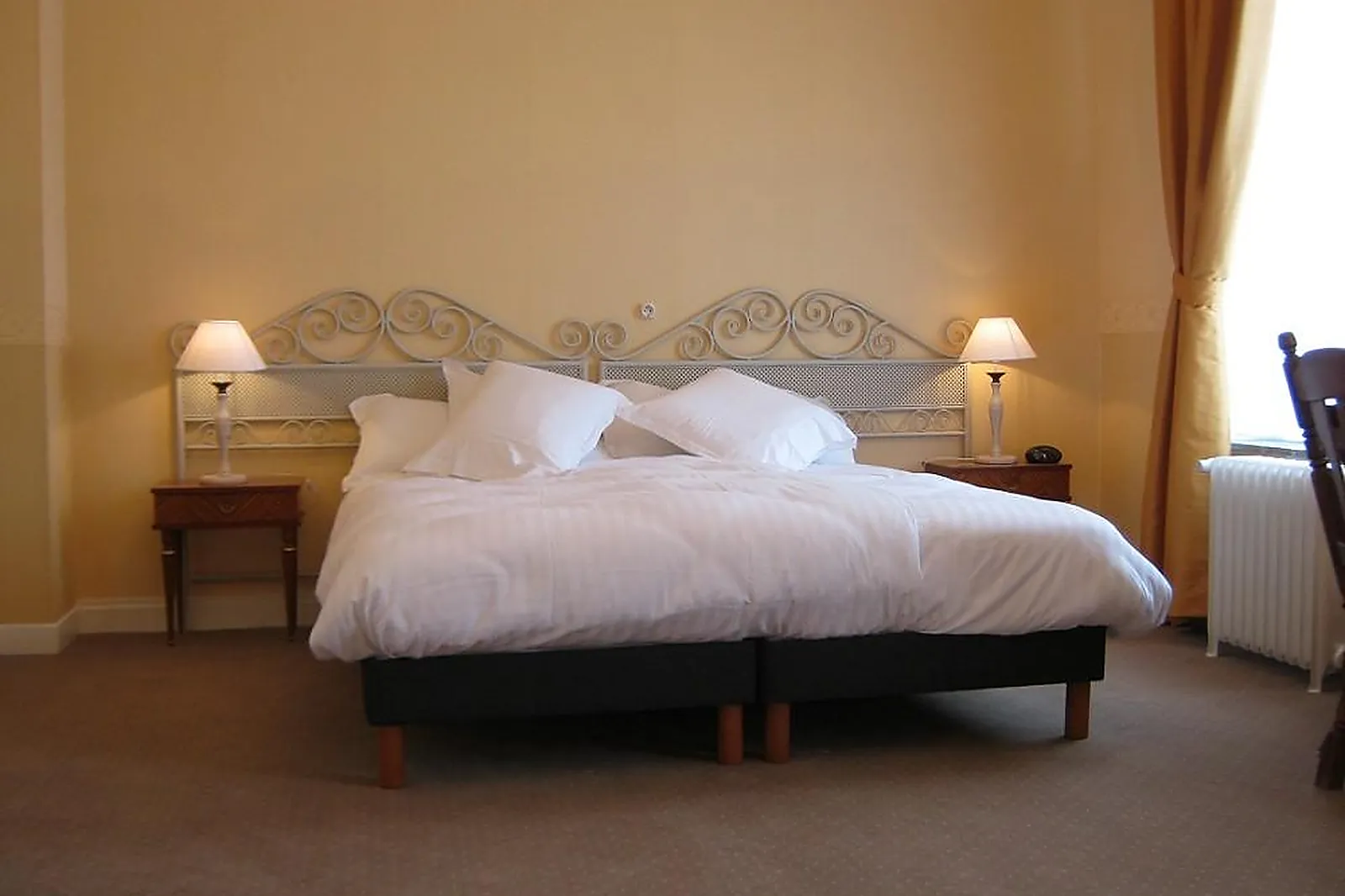 Lieux événementiels, CHATEAU DE MOULIN LE COMTE