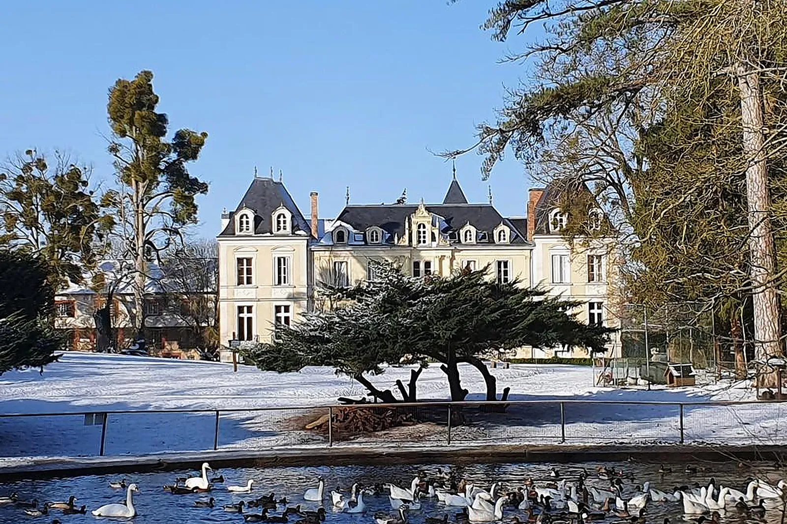 Lieux événementiels, CHÂTEAU DE OUÉZY