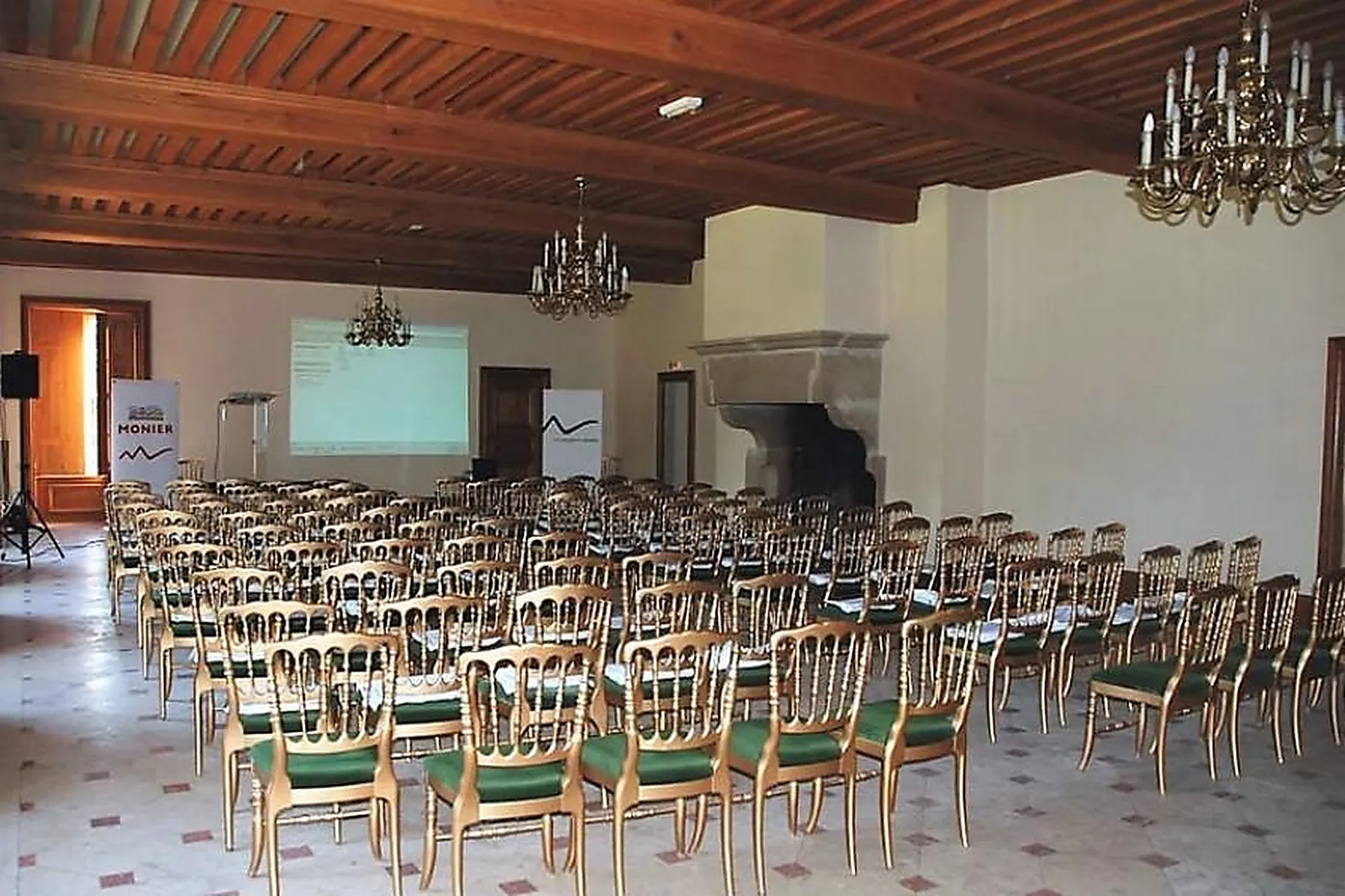 Lieux événementiels, CHÂTEAU DE PIERRECLOS