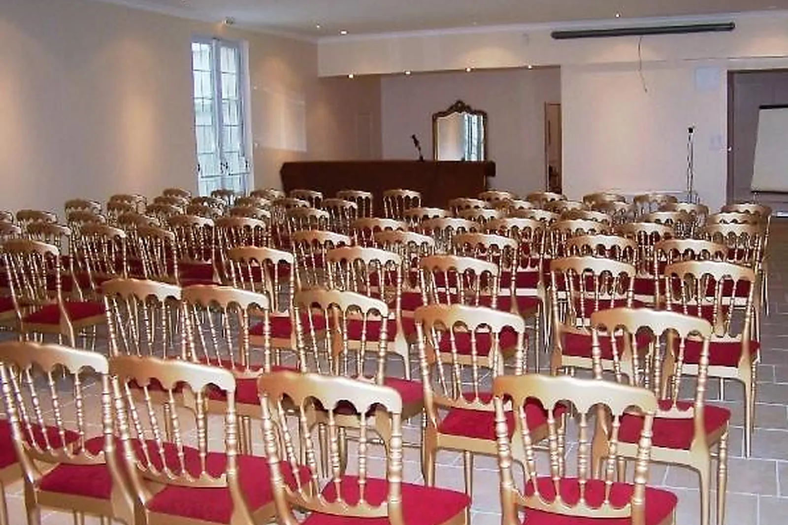 Lieux événementiels, CHÂTEAU DE PIERRY