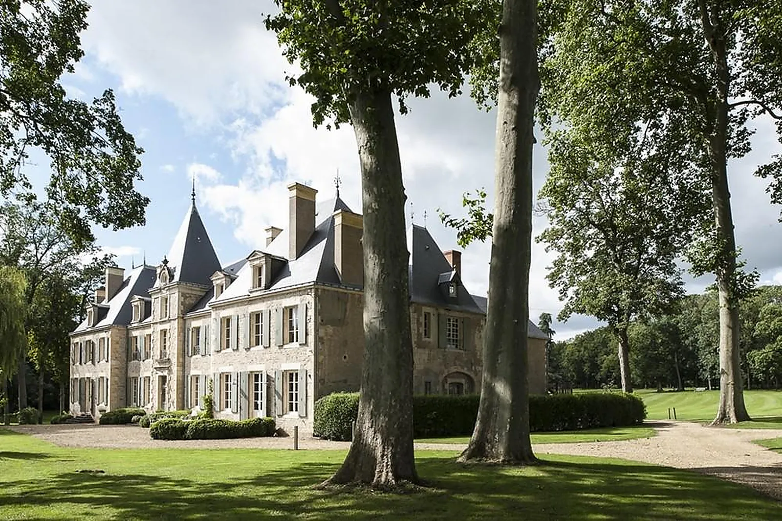 Lieux événementiels, CHÂTEAU DE PLANCHEVIENNE