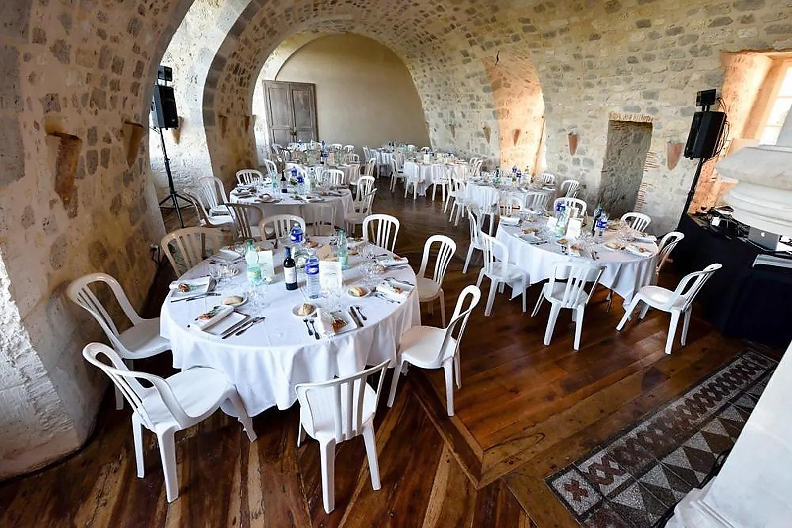 Lieux événementiels, CHÂTEAU DE POUDENAS