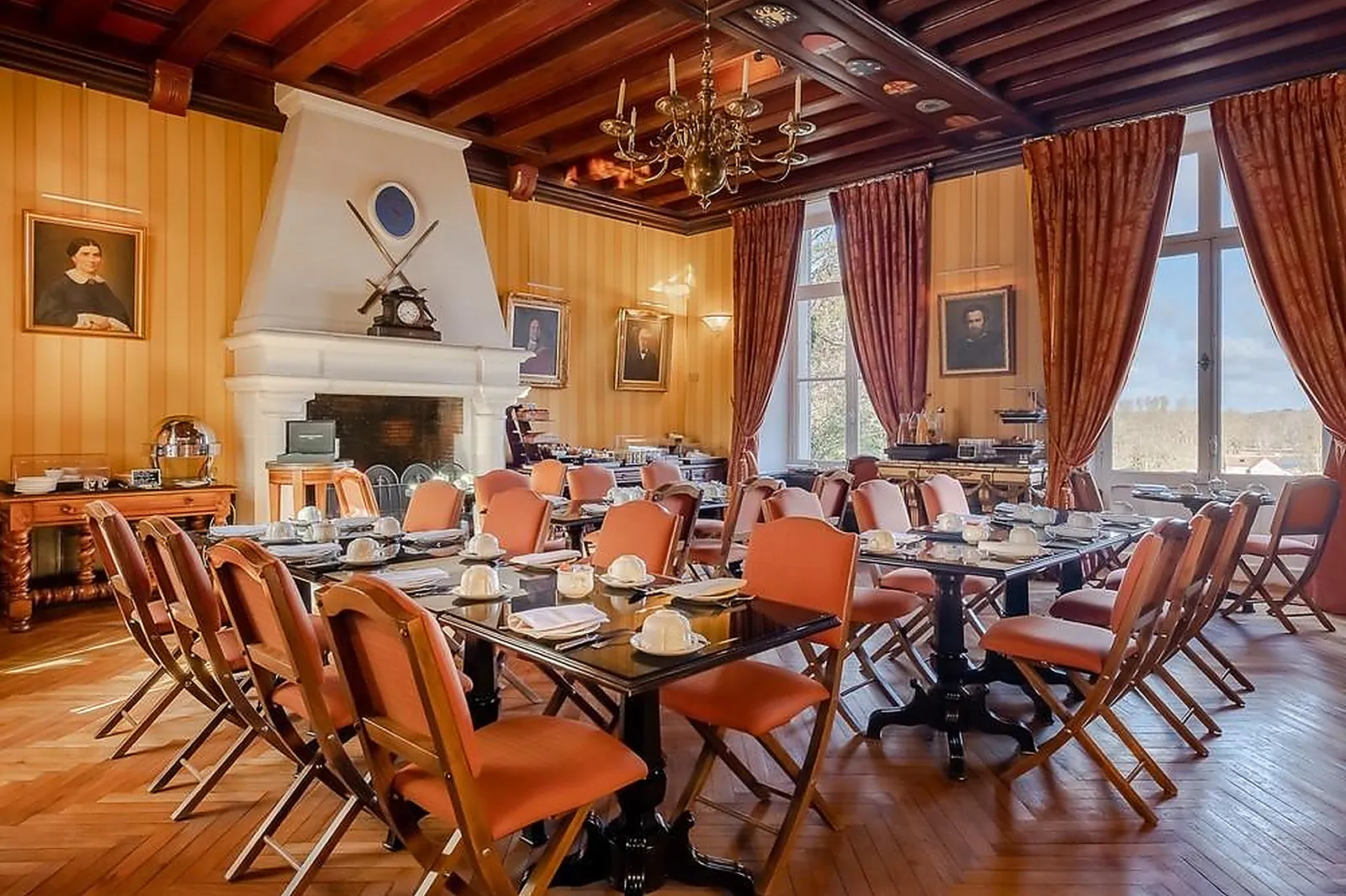 Lieux événementiels, CHÂTEAU DE PRAY