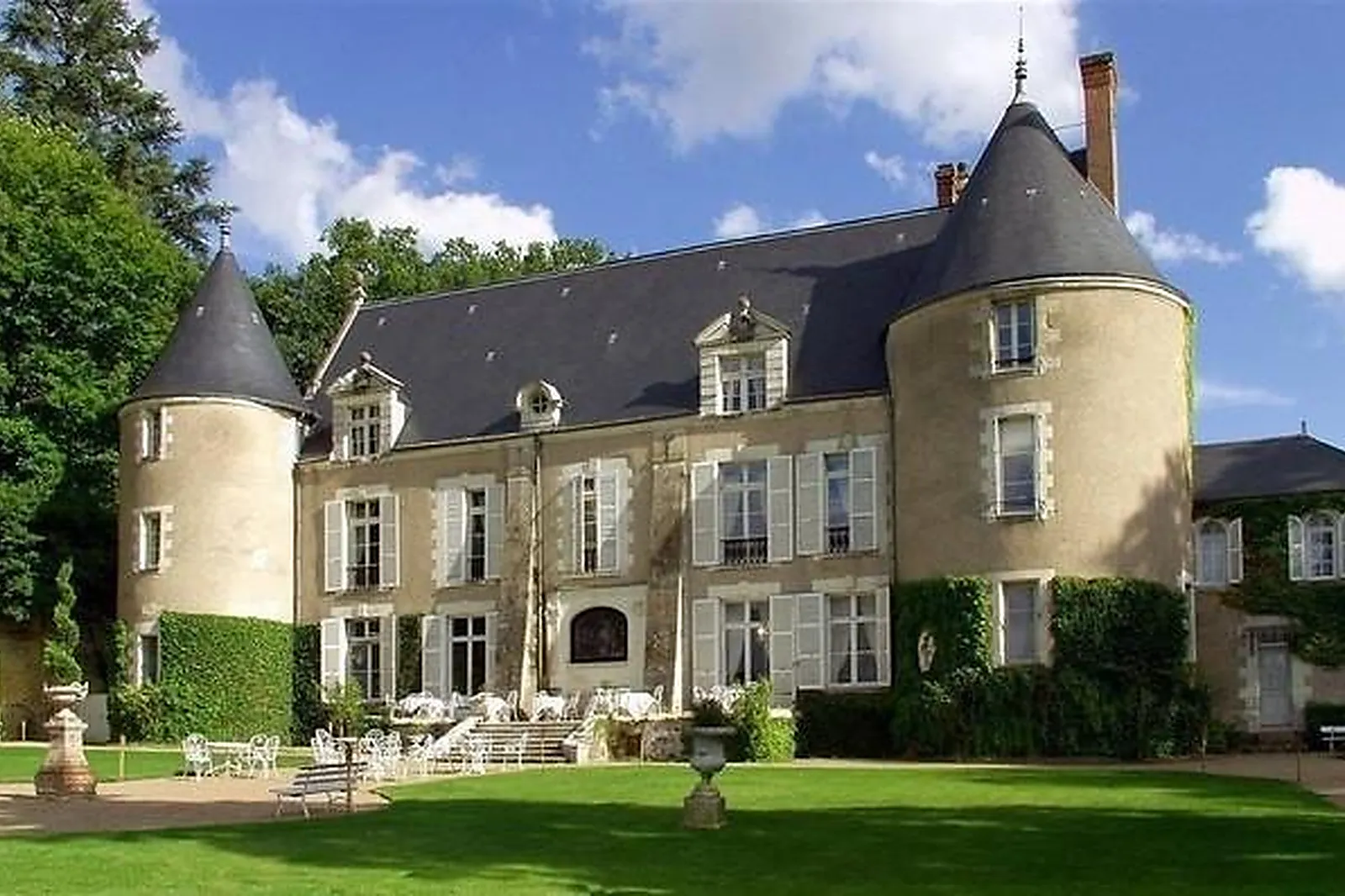 Lieux événementiels, CHÂTEAU DE PRAY