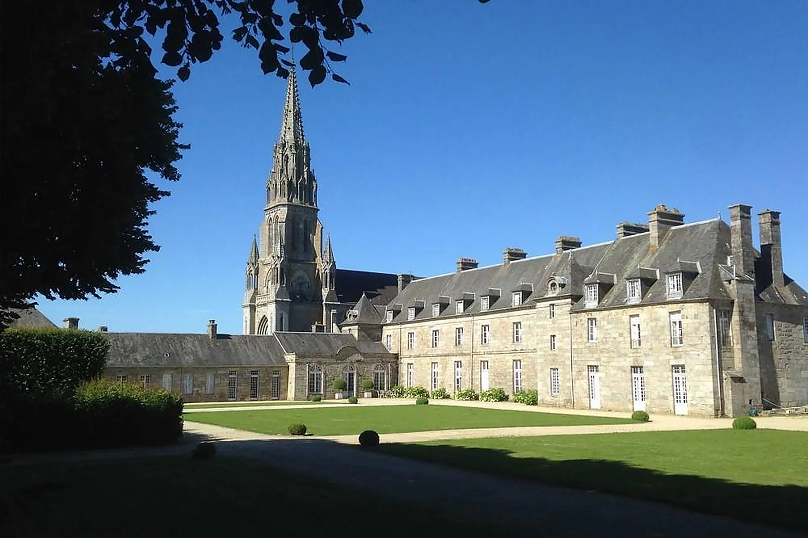 Lieux événementiels, CHÂTEAU DE QUINTIN