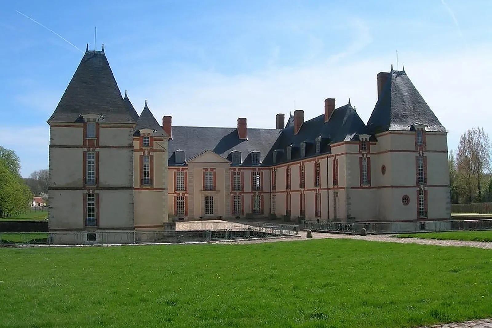 Lieux événementiels, CHÂTEAU DE REVEILLON