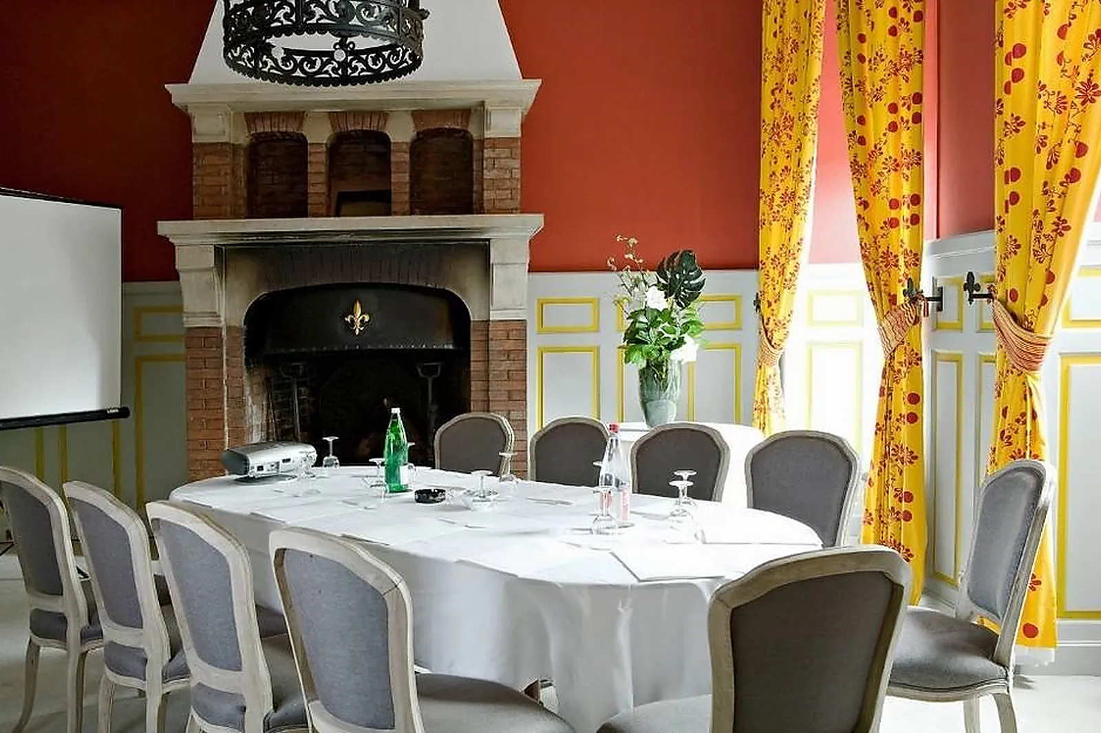 Lieux événementiels, CHATEAU DE ROCHEGUDE