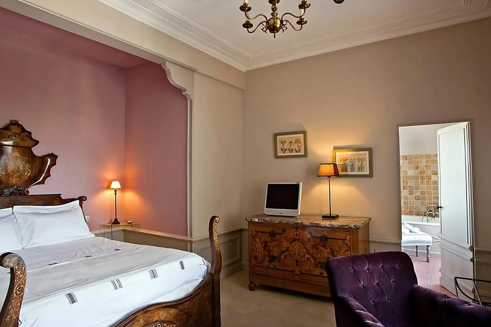 Lieux événementiels, CHATEAU DE ROCHEGUDE