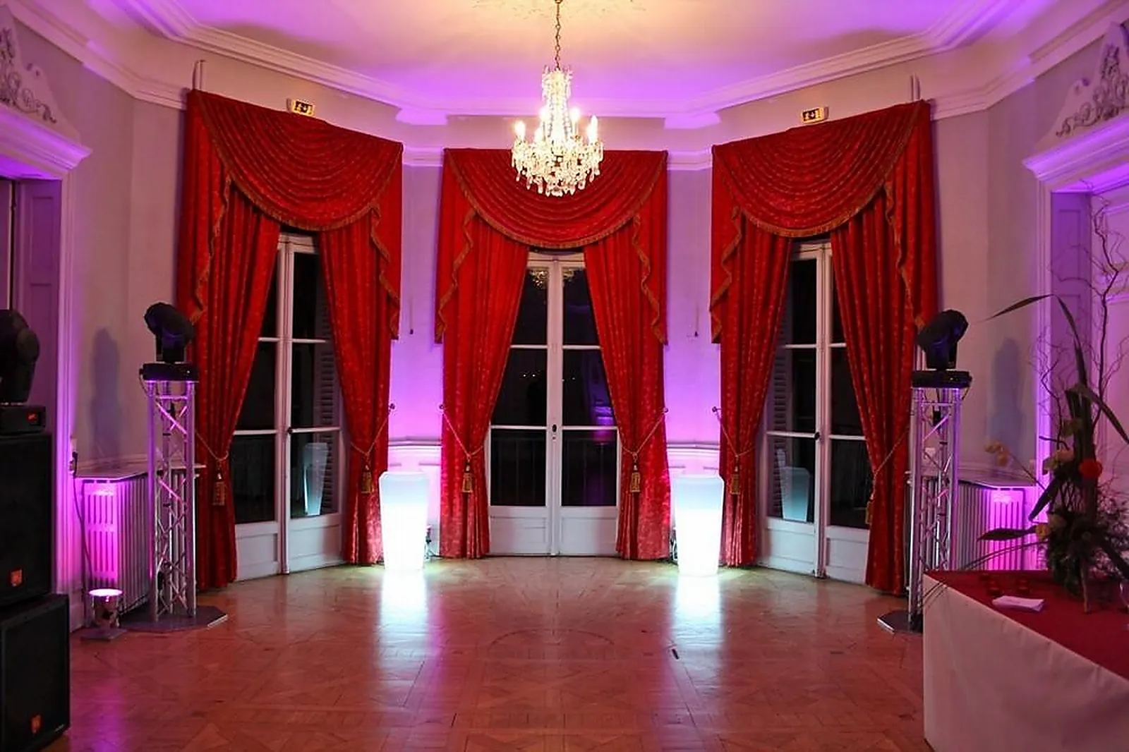 Lieux événementiels, CHÂTEAU DE ROTS