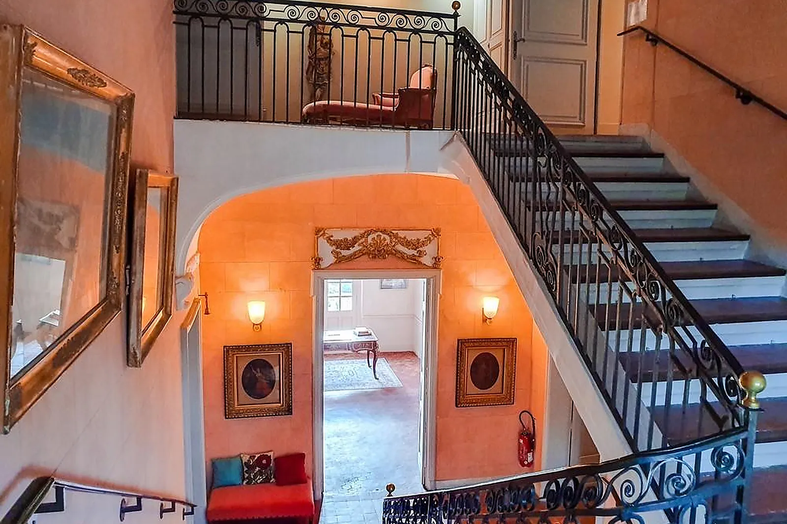 Lieux événementiels, CHÂTEAU DE ROUSSAN