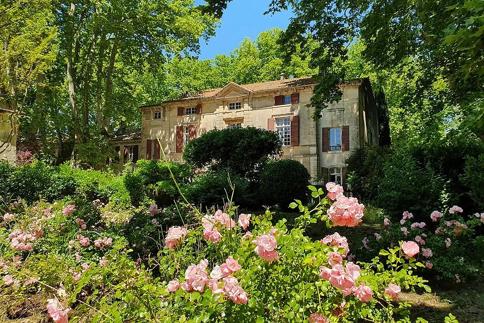 Lieux événementiels, CHÂTEAU DE ROUSSAN