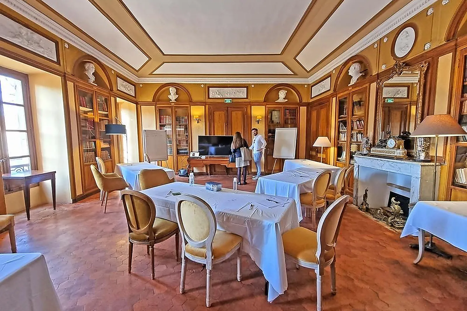 Lieux événementiels, CHÂTEAU DE ROUSSAN