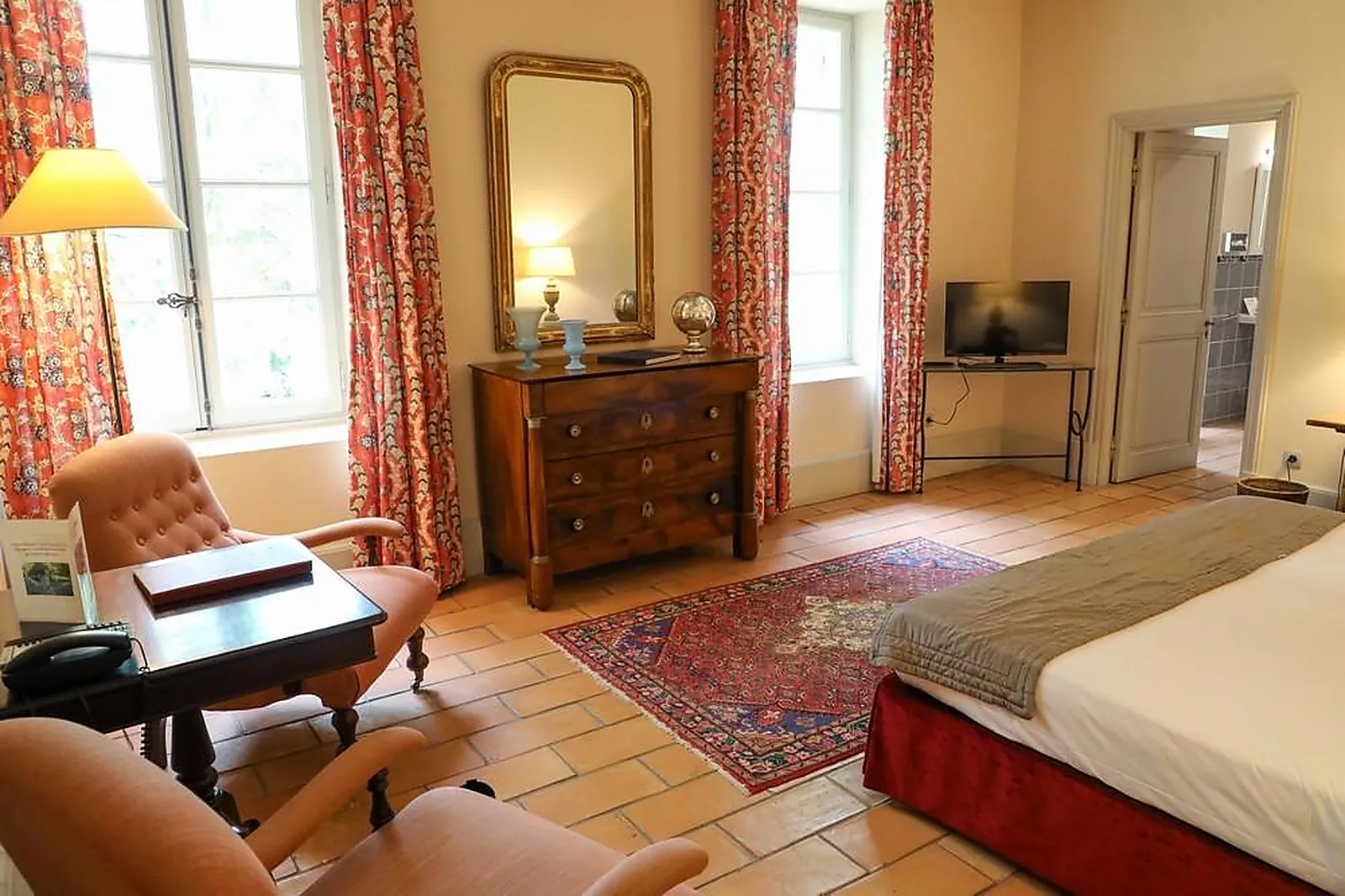 Lieux événementiels, CHÂTEAU DE ROUSSAN