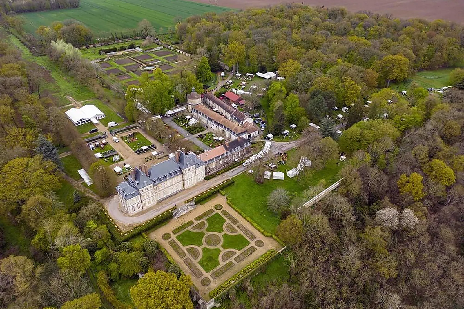 Lieux événementiels, CHÂTEAU DE SAINT-JEAN DE BEAUREGARD
