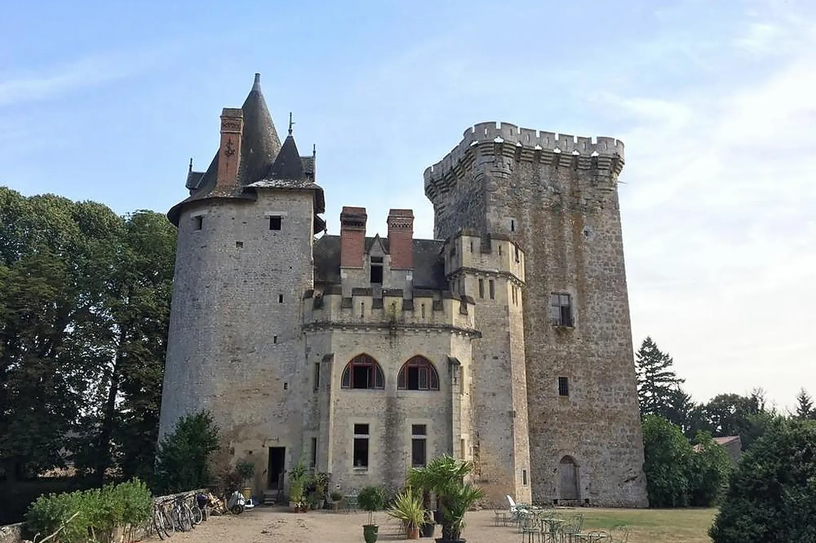 Lieux événementiels, CHÂTEAU DE SAINT-LOUP