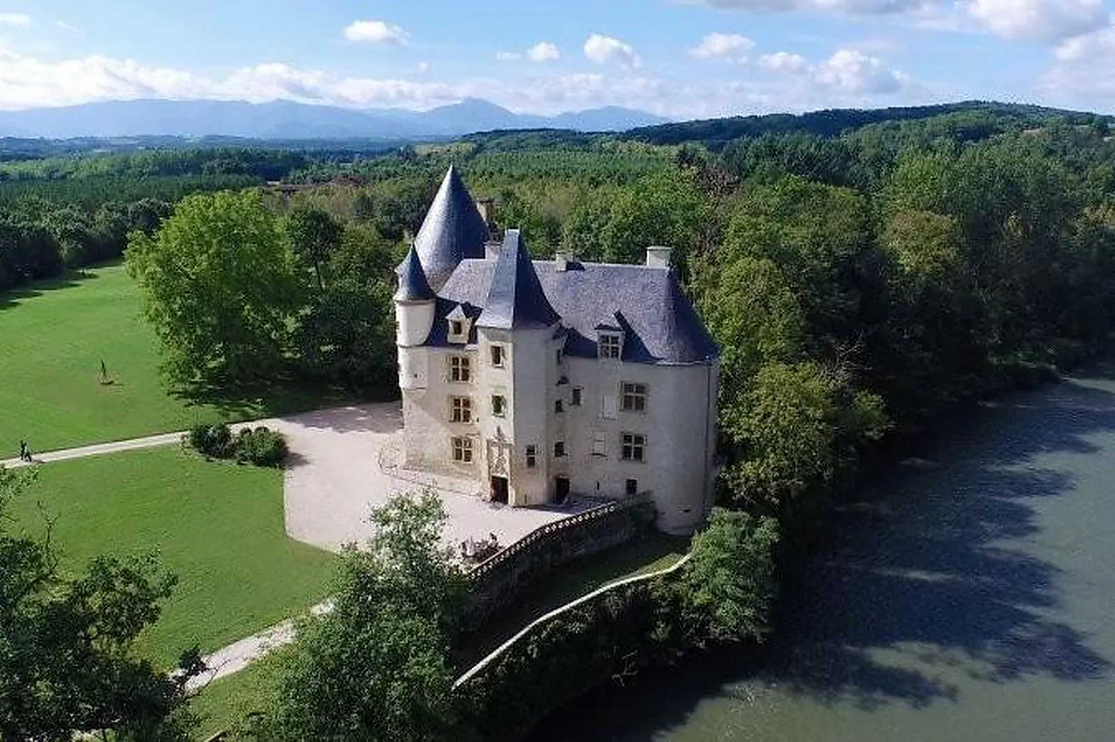 Lieux événementiels, CHÂTEAU DE SAINT-MARTORY