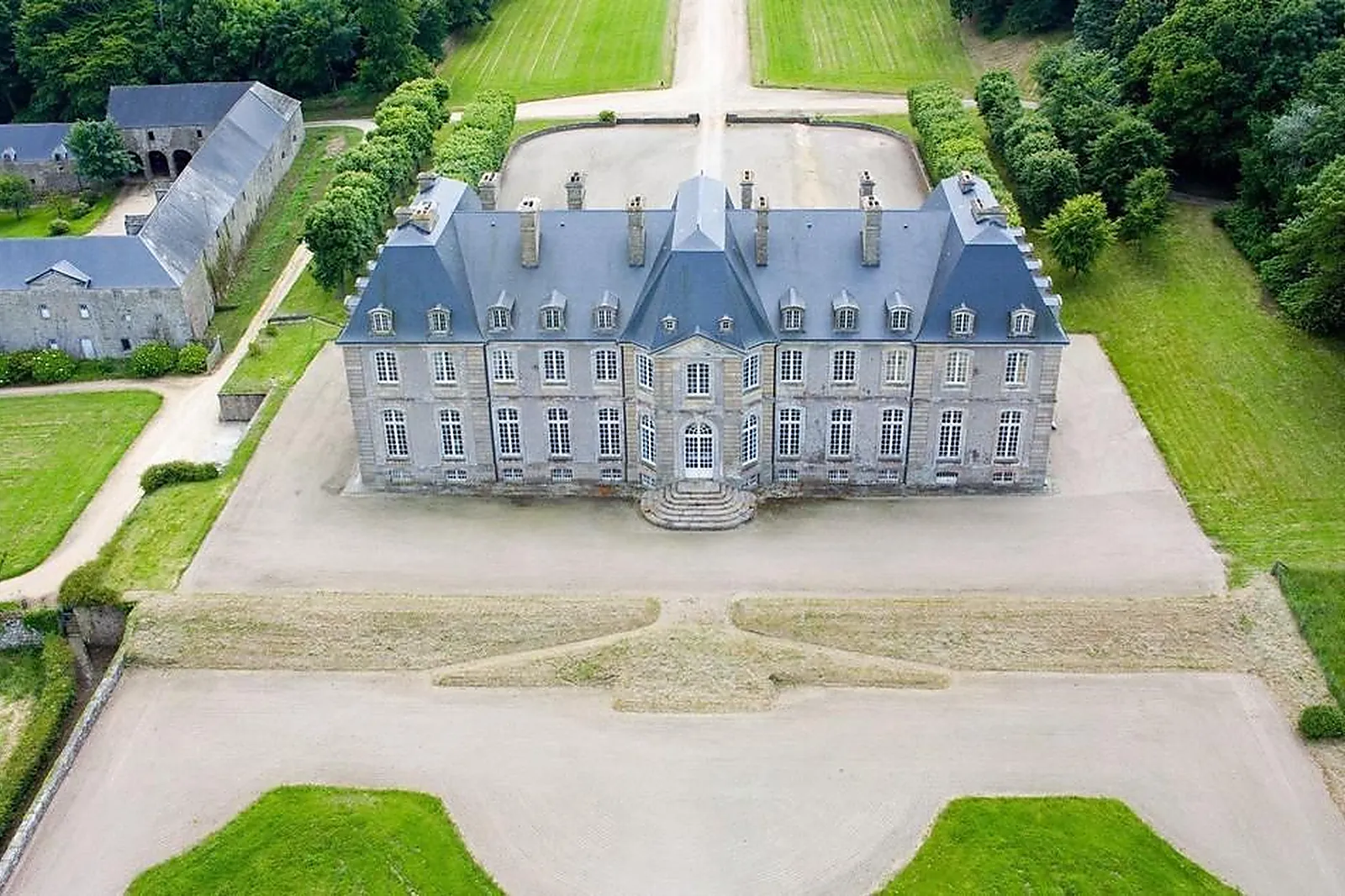 Lieux événementiels, CHÂTEAU DE SAINT PIERRE EGLISE