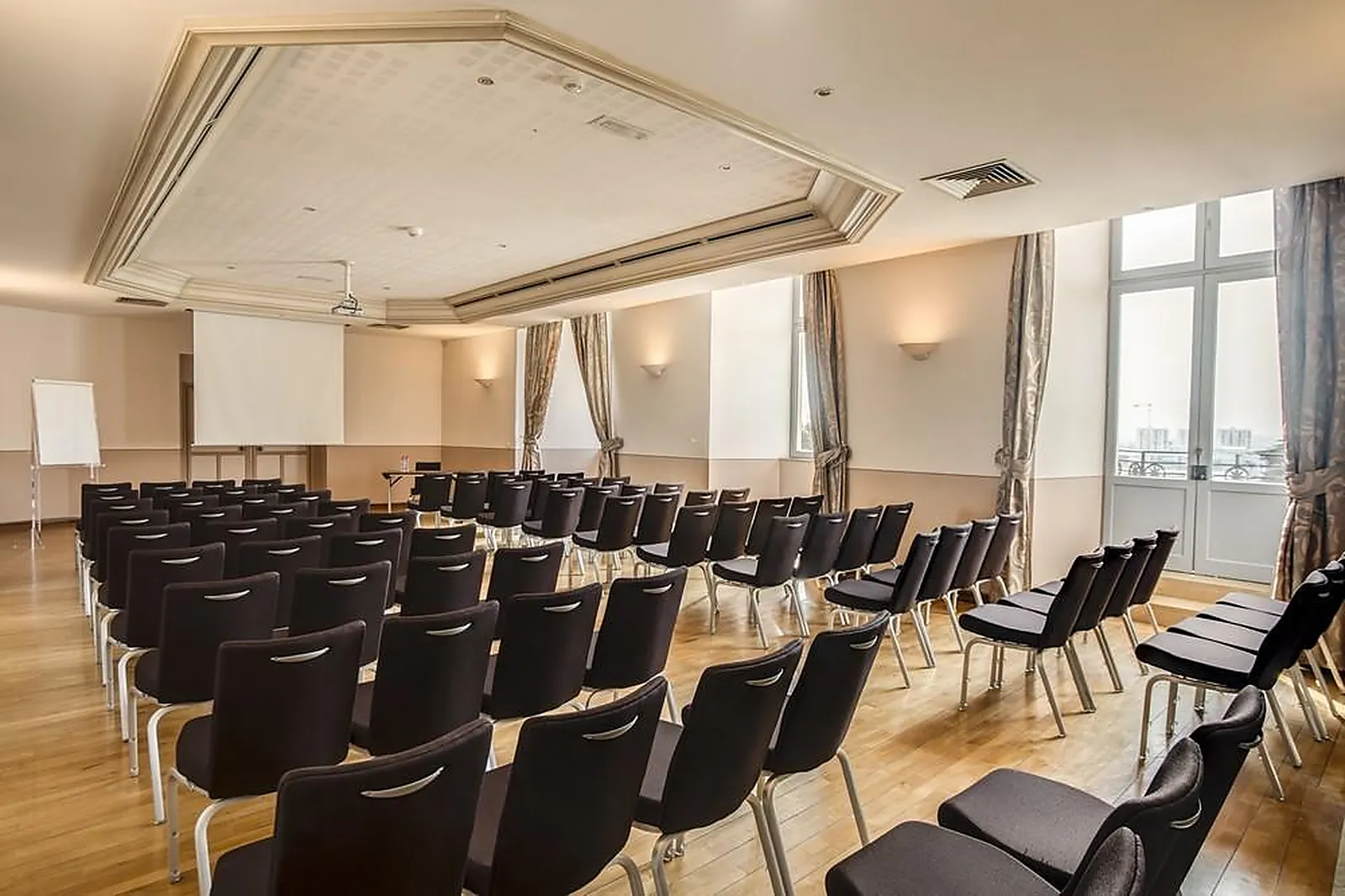 Lieux événementiels, CHATEAU DE SAINT PRIEST