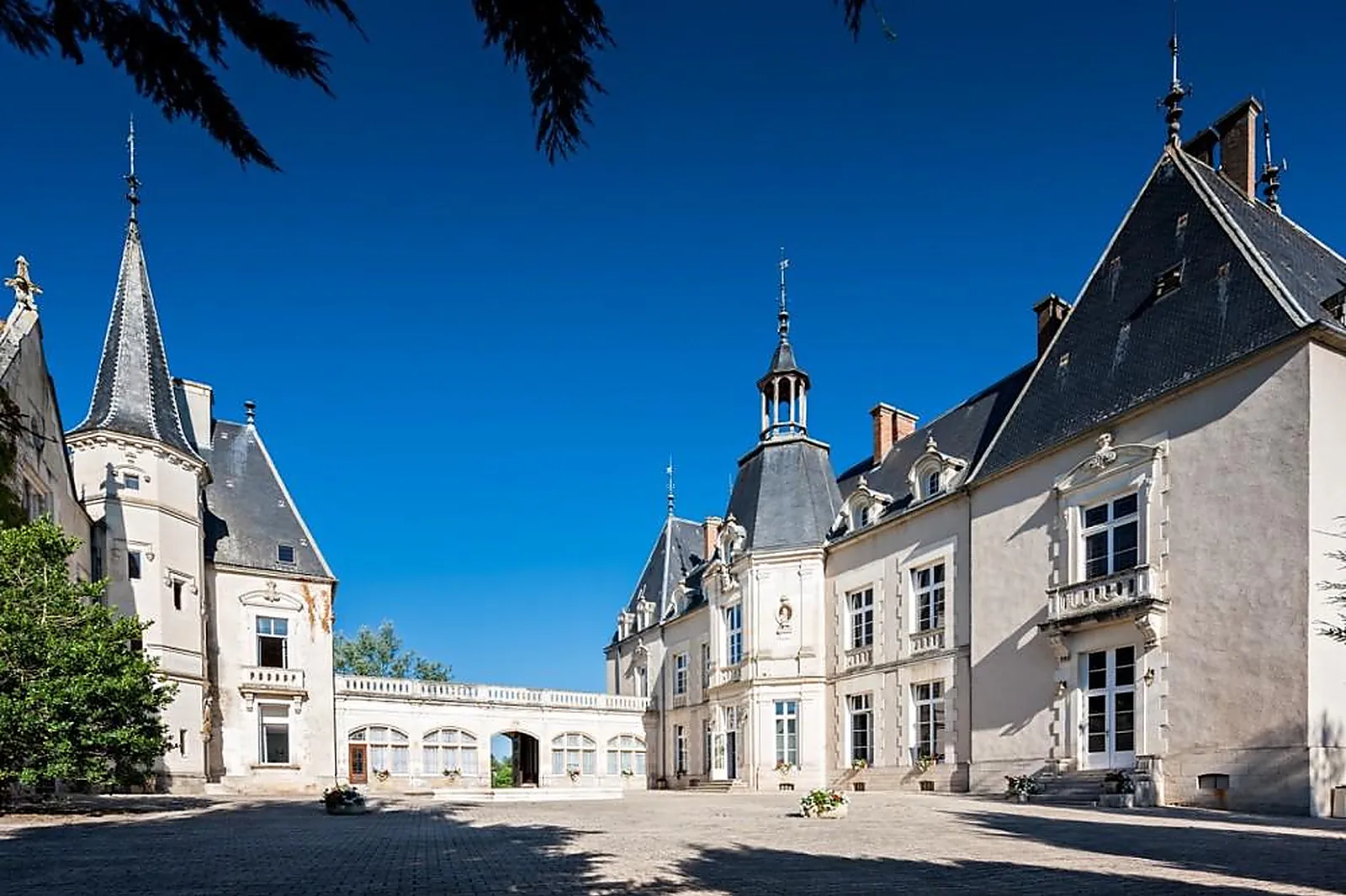 Lieux événementiels, CHATEAU DE SAINTE SABINE
