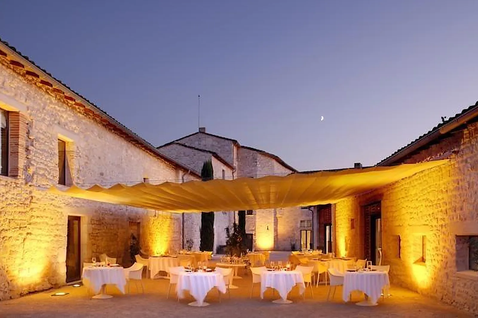 Lieux événementiels, CHÂTEAU DE SALETTES