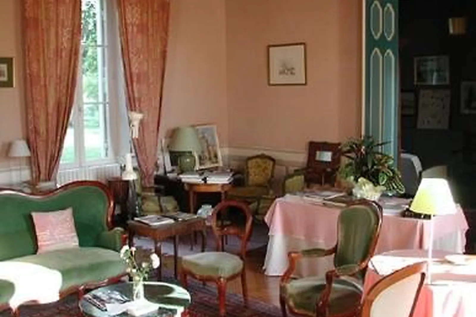 Lieux événementiels, CHÂTEAU DE SALLES