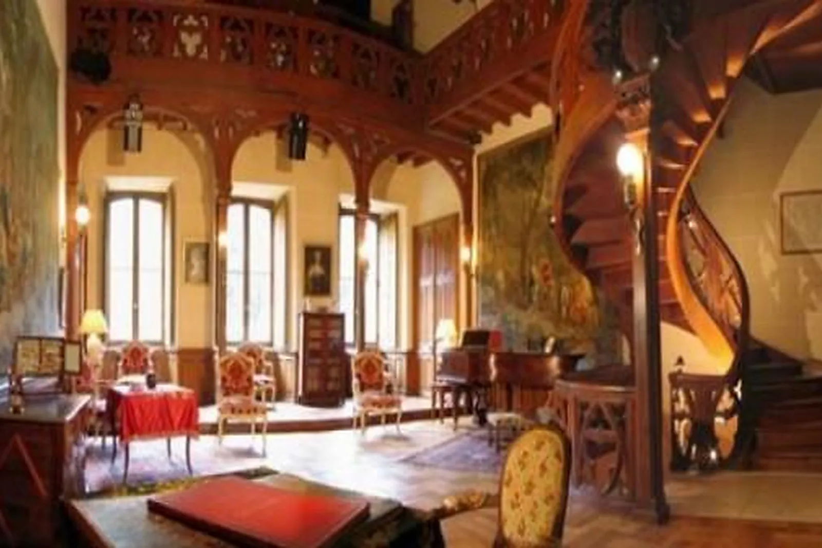 Lieux événementiels, CHÂTEAU DE SÉDAIGES