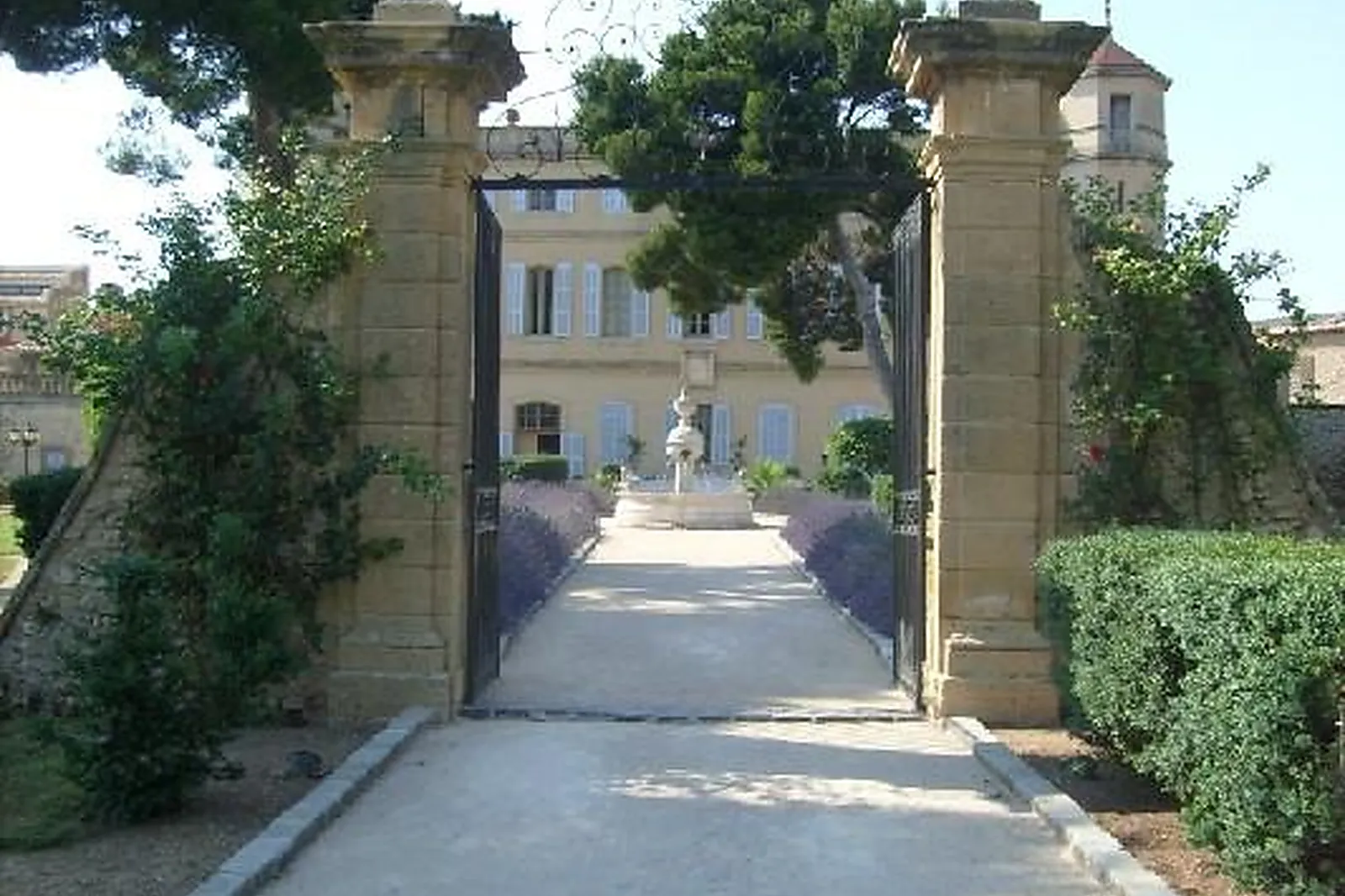 Lieux événementiels, CHÂTEAU DE SENEGUIER