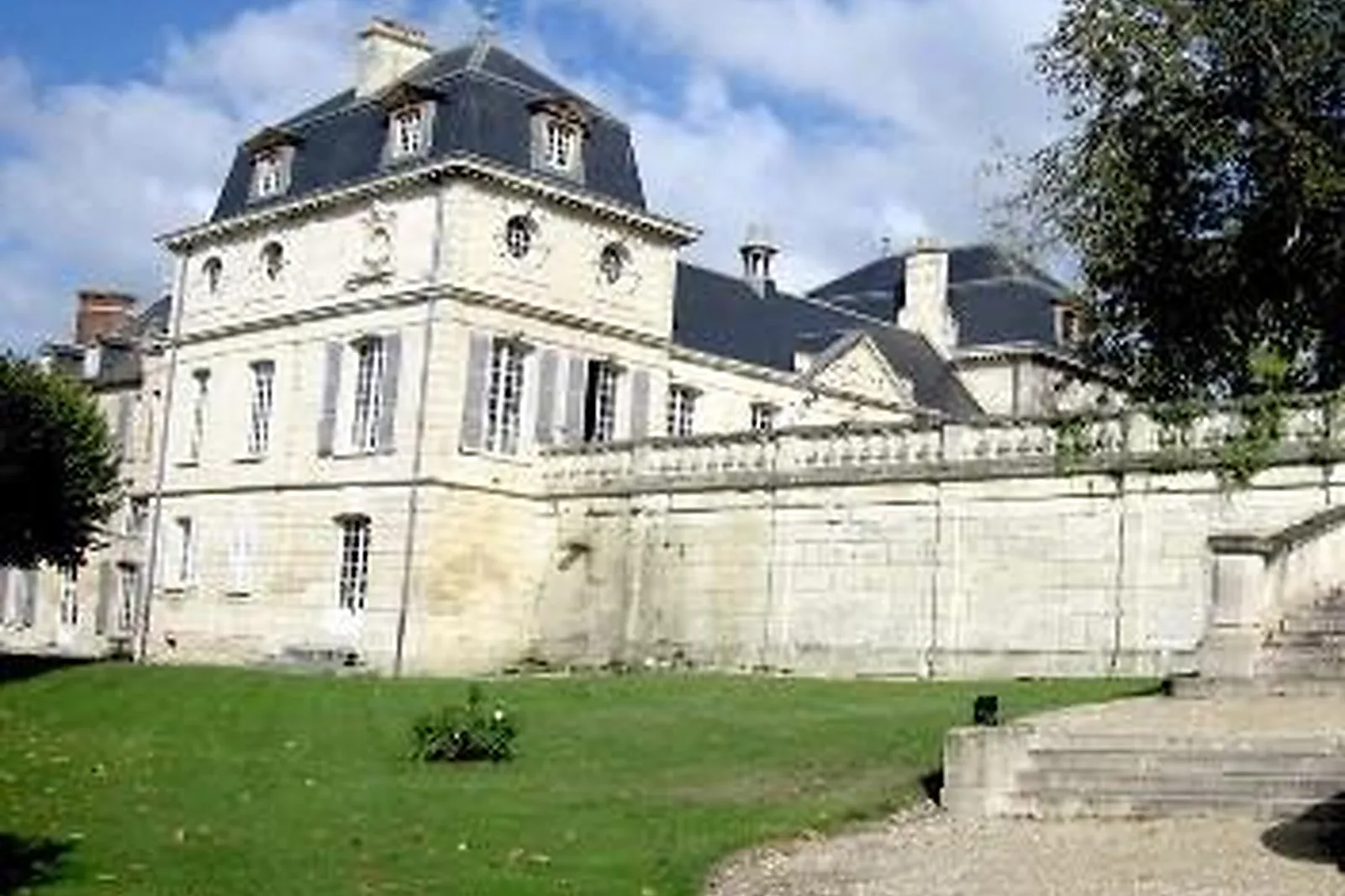 Lieux événementiels, CHÂTEAU DE SERANS