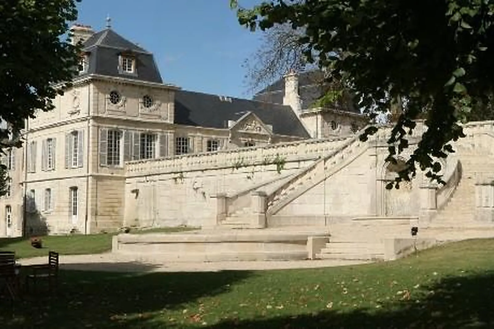 Lieux événementiels, CHÂTEAU DE SERANS