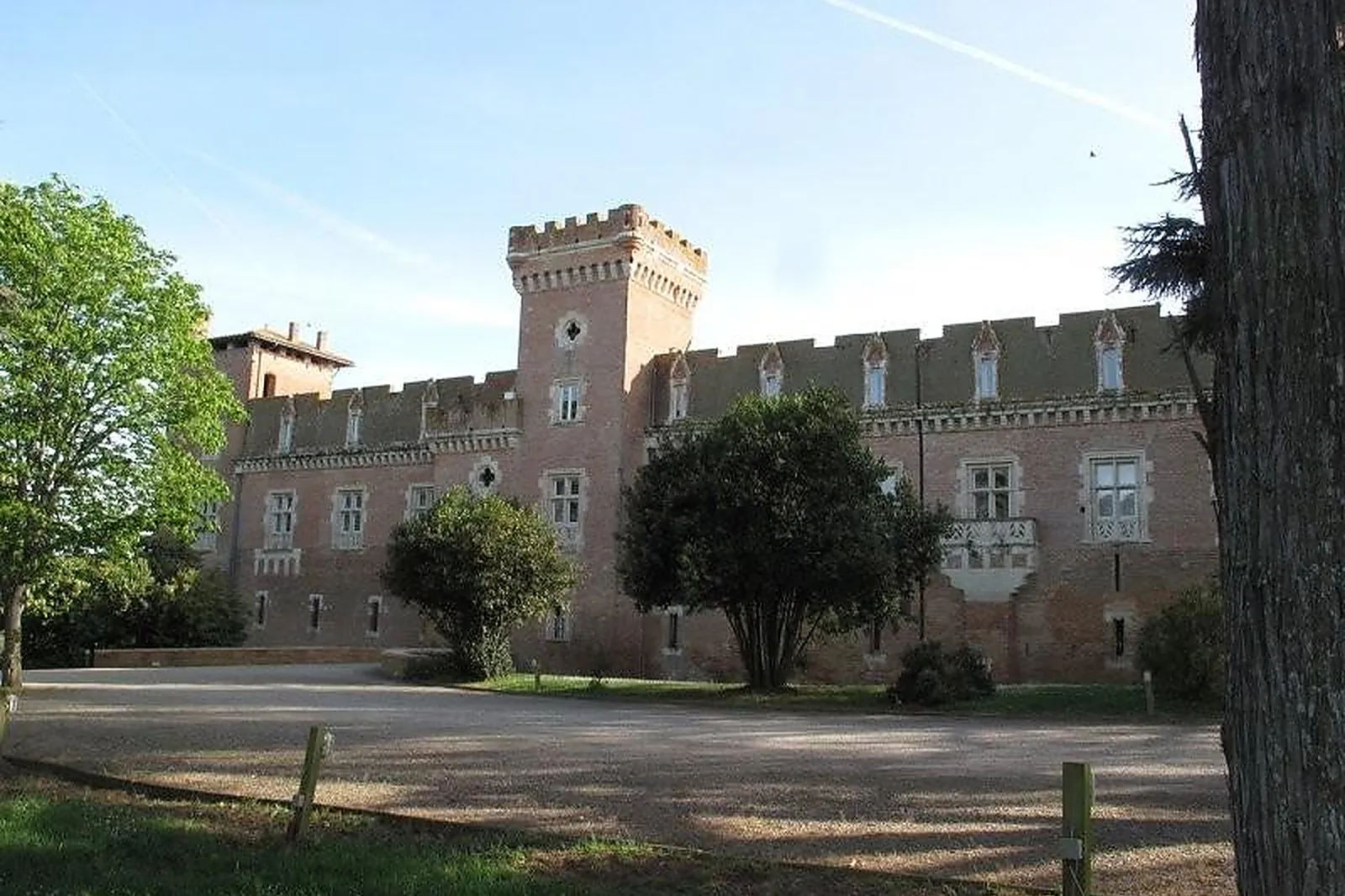 Lieux événementiels, CHÂTEAU DE TERRIDES