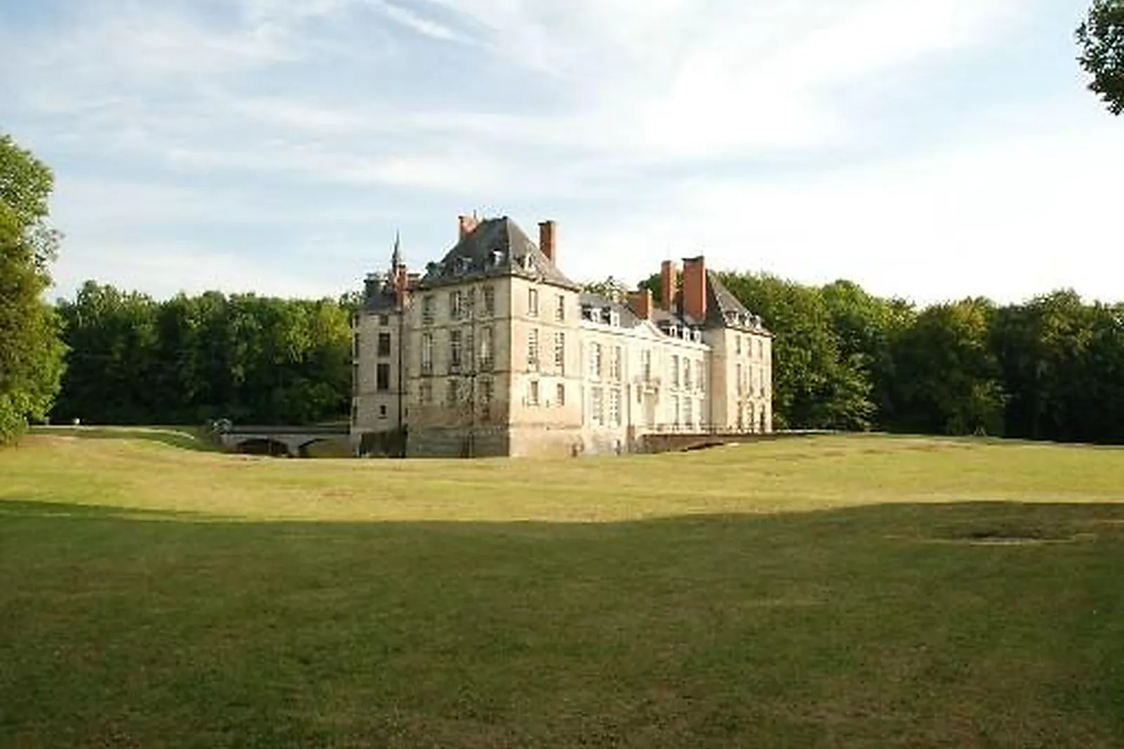 Lieux événementiels, CHÂTEAU DE THUGNY