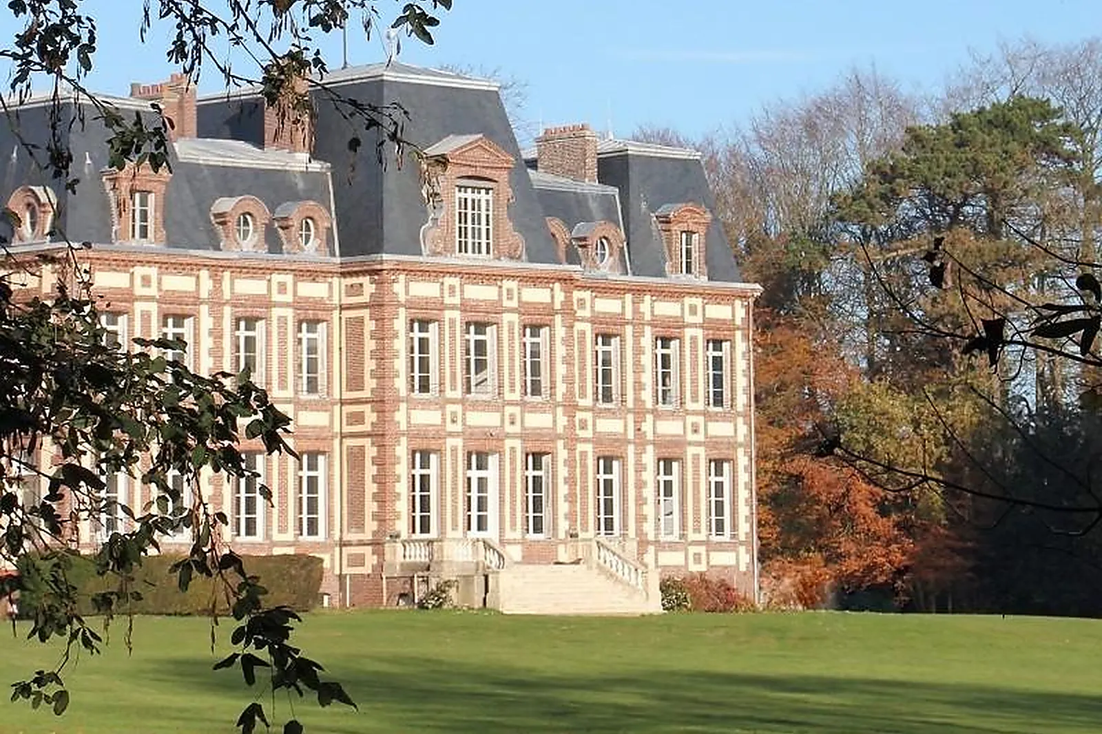 Lieux événementiels, CHÂTEAU DE VARENGEVILLE