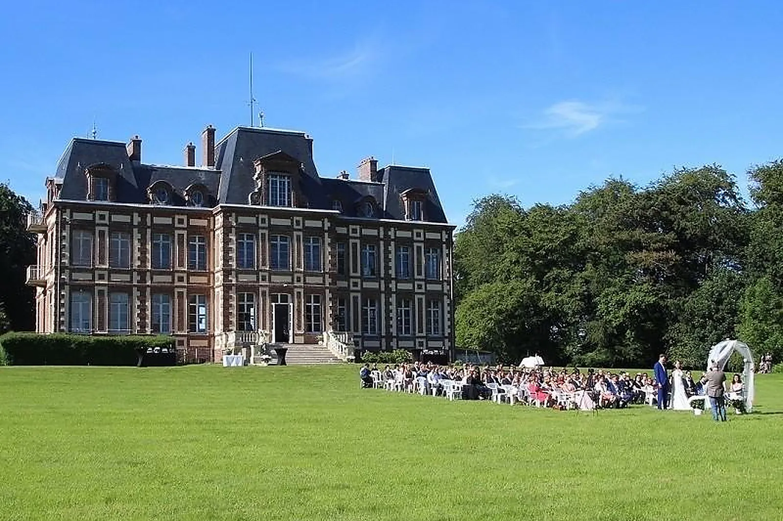 Lieux événementiels, CHÂTEAU DE VARENGEVILLE