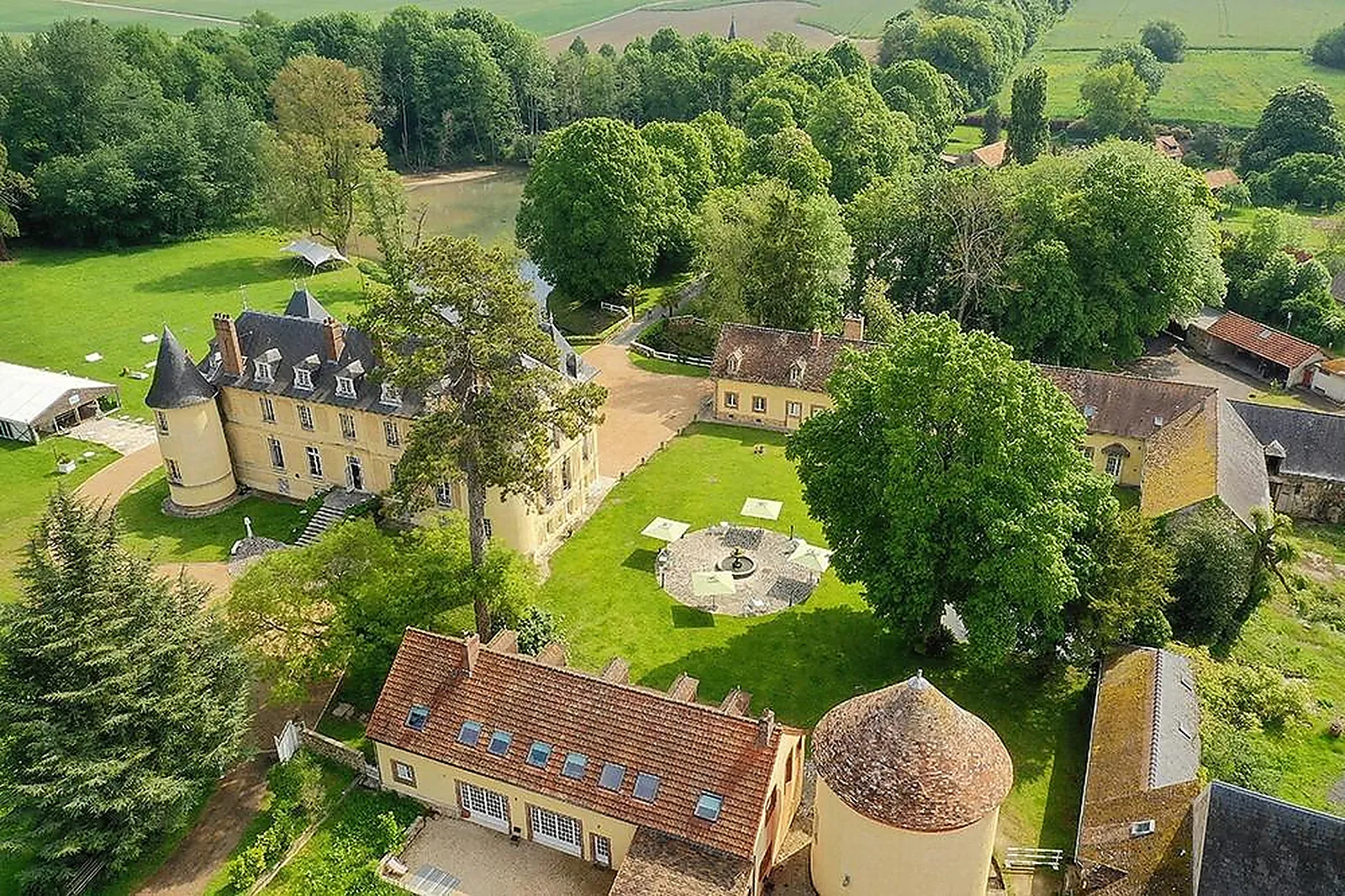 Lieux événementiels, CHÂTEAU DE VAUGRIGNEUSE
