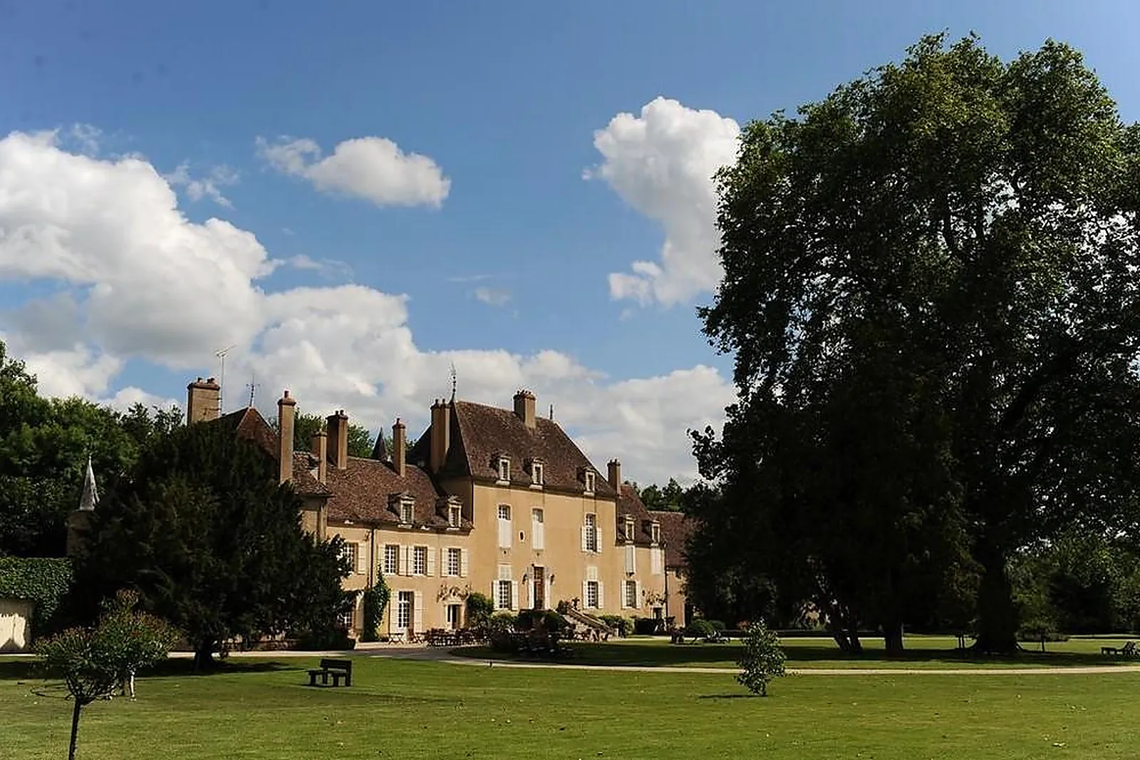 Lieux événementiels, CHATEAU DE VAULT DE LUGNY