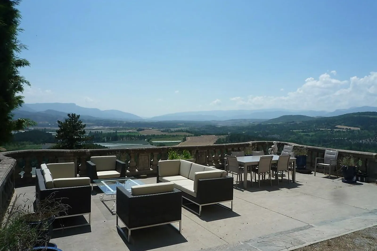 Lieux événementiels, CHÂTEAU DE VENTAVON