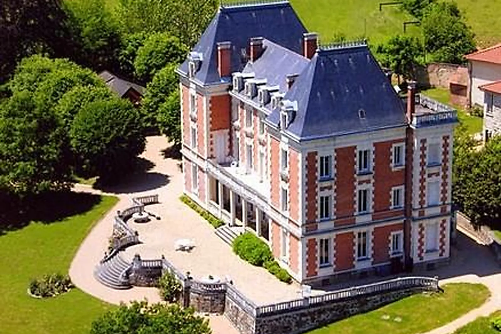 Lieux événementiels, CHÂTEAU DE VERBUST