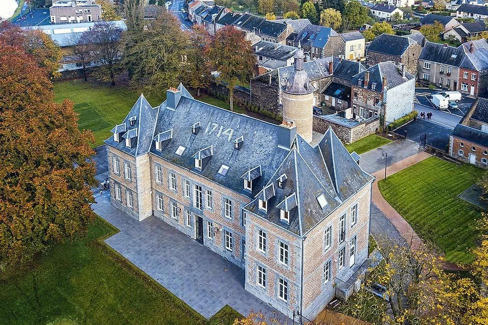 Lieux événementiels, CHÂTEAU DE WALLERAND