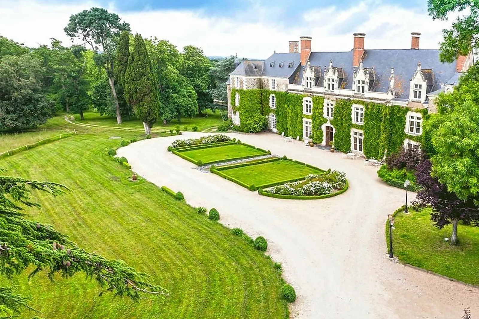 Lieux événementiels, CHÂTEAU DE LL&RSQUO;EPINAY