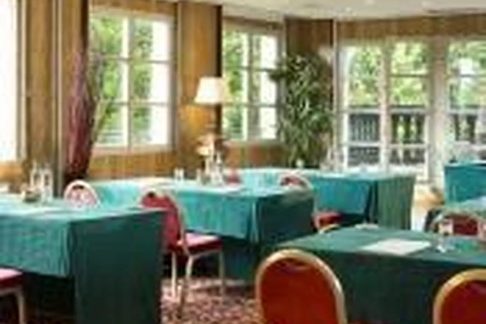 Lieux événementiels, CHÂTEAU DE LL&RSQUO;ILE