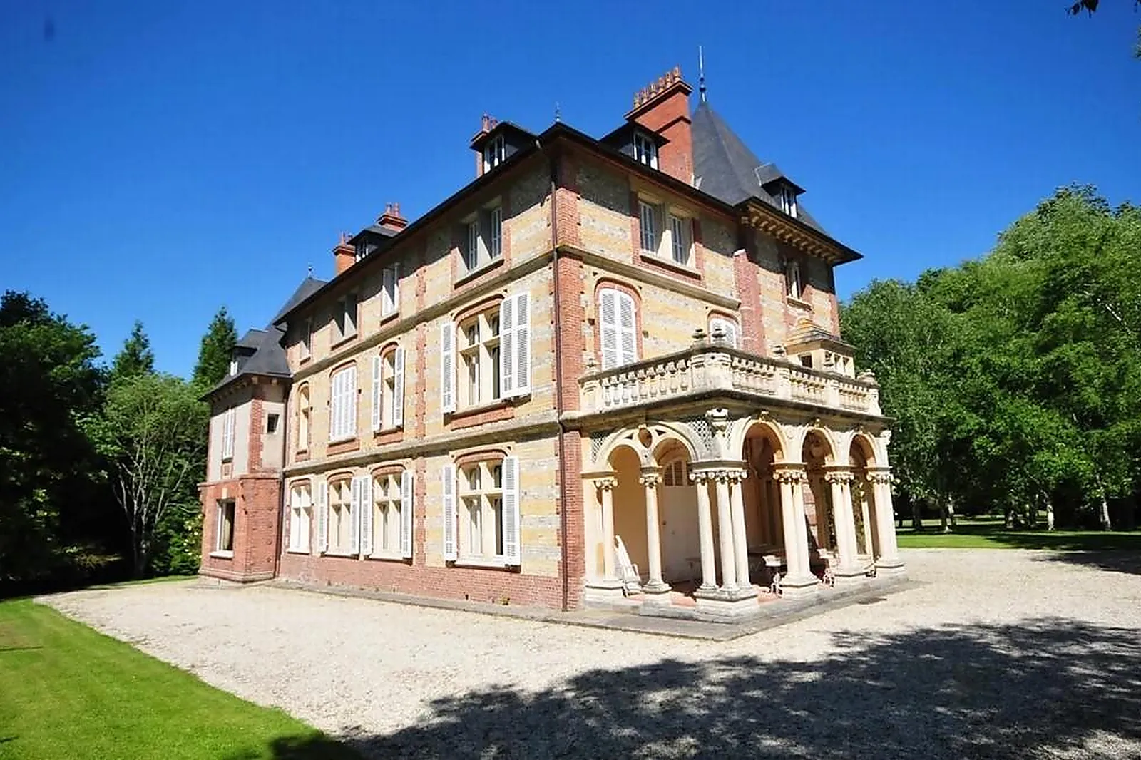 Lieux événementiels, CHÂTEAU DE LA BRIBOURDIÈRE