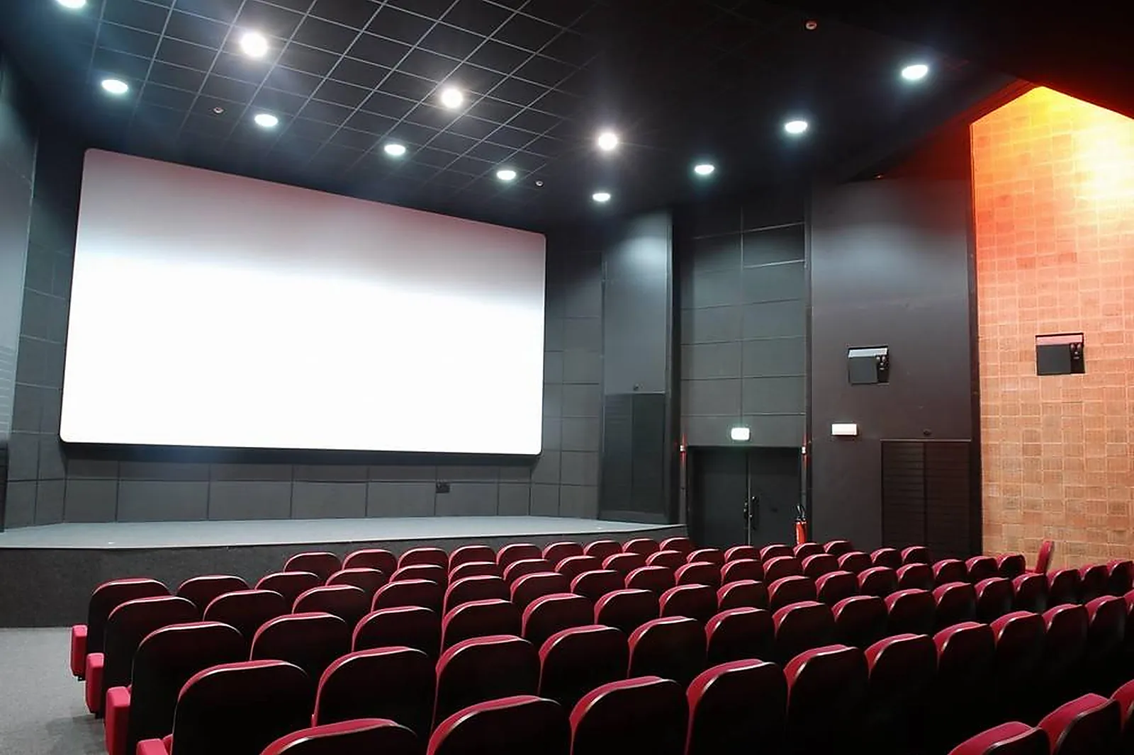 Lieux événementiels, CHÂTEAU DE LA BUZINE