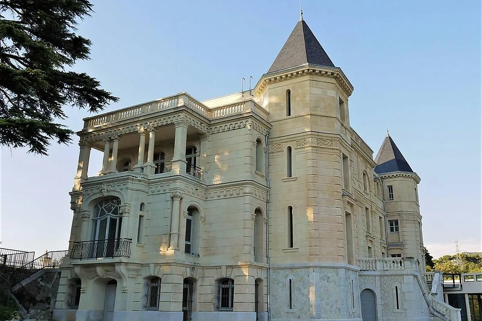 Lieux événementiels, CHÂTEAU DE LA BUZINE