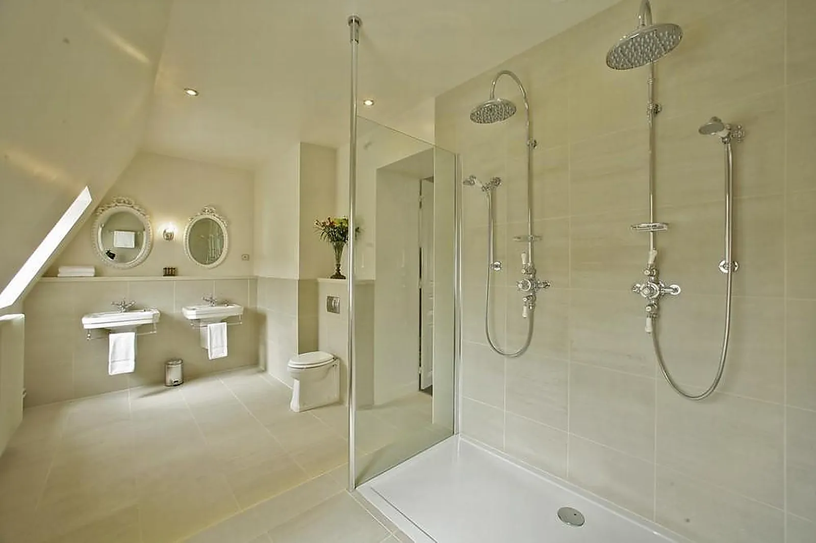 Lieux événementiels, CHÂTEAU DE LA CAZINE