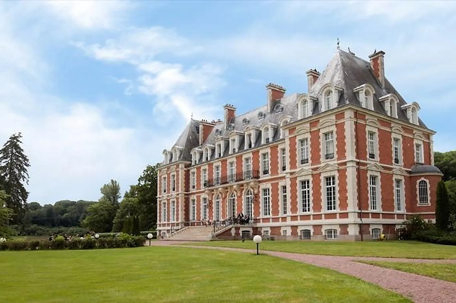 Lieux événementiels, CHÂTEAU DE LA CAZINE