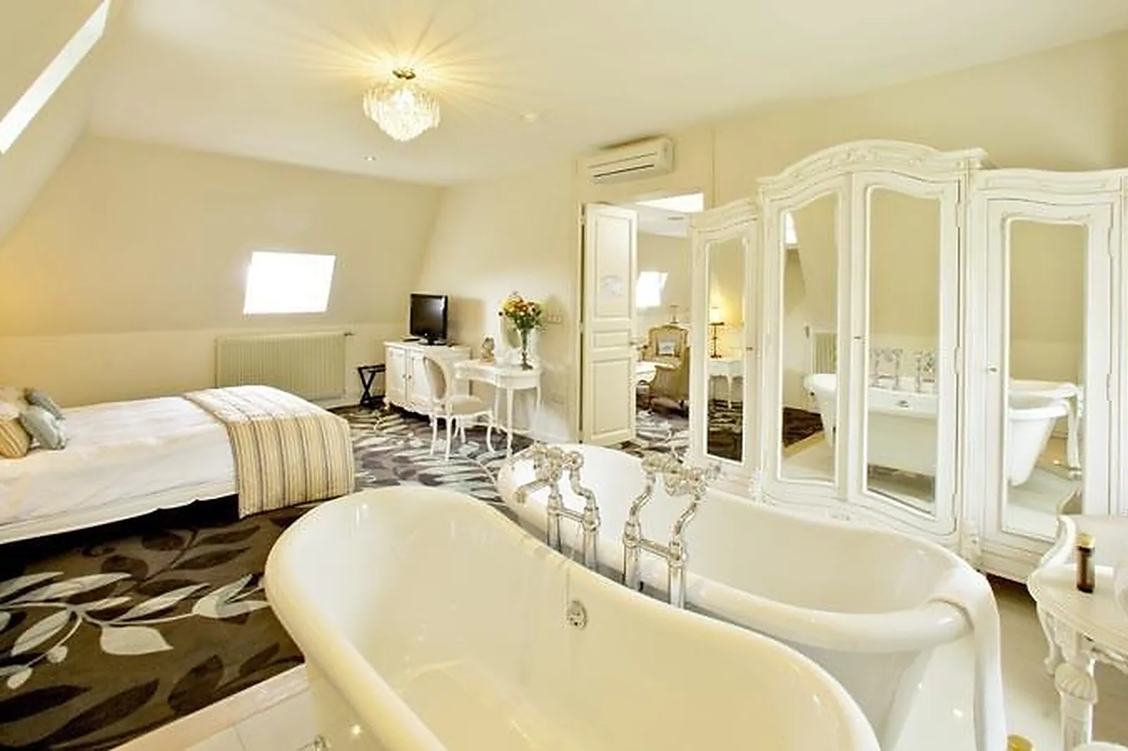 Lieux événementiels, CHÂTEAU DE LA CAZINE