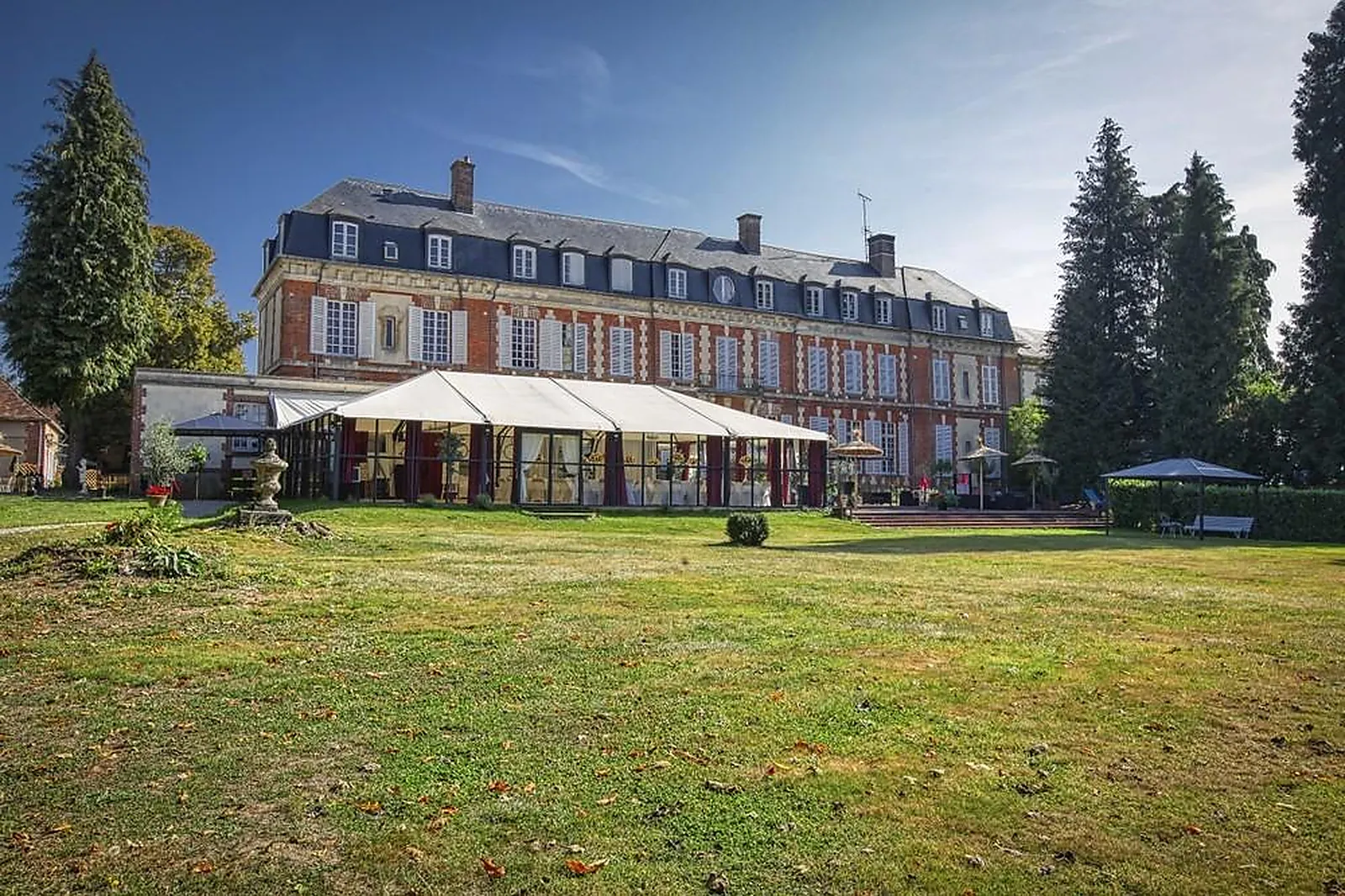 Lieux événementiels, CHÂTEAU DE LA HOUSSOYE