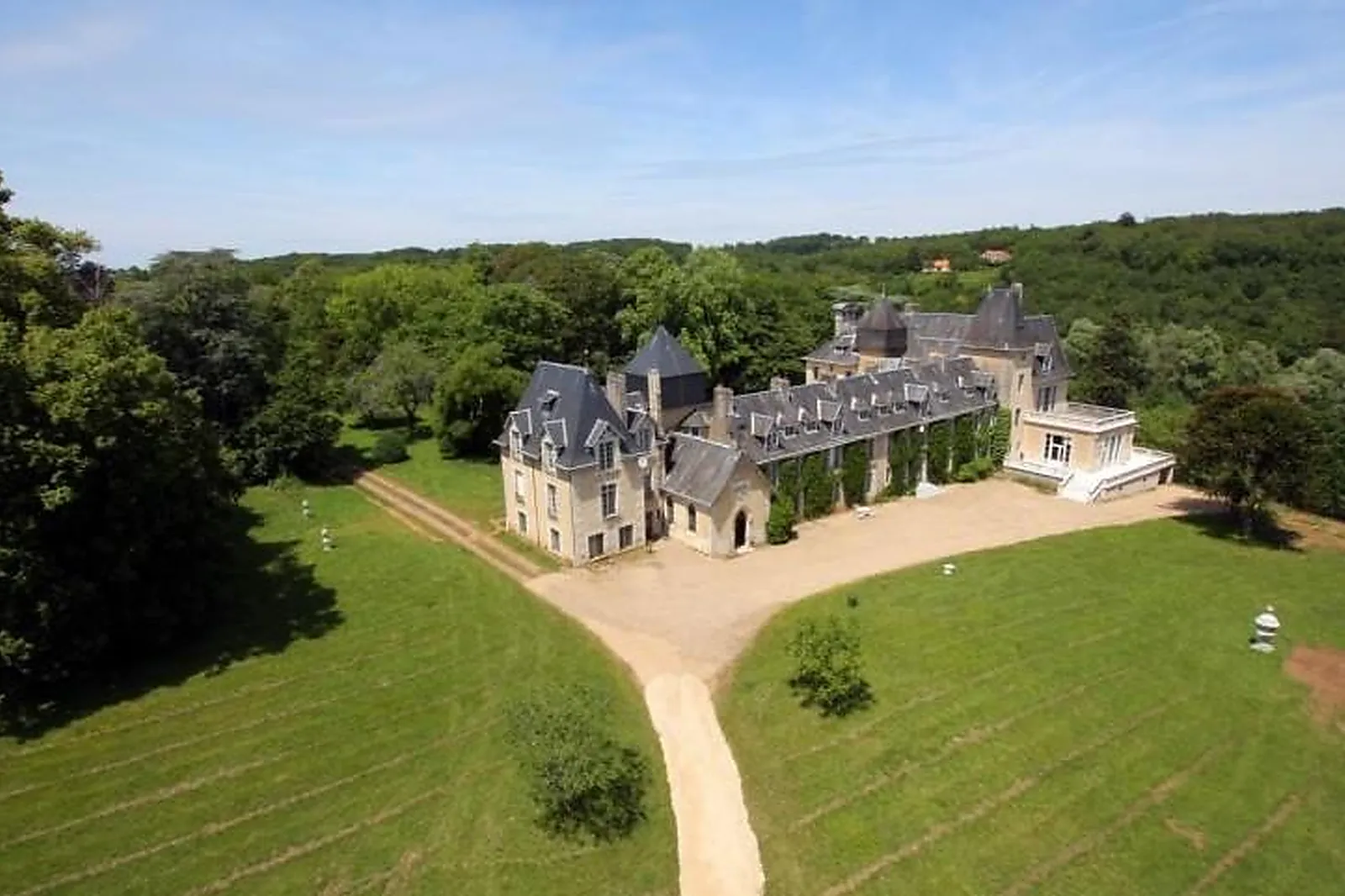 Lieux événementiels, CHÂTEAU DE LA MOTHE EN POITOU