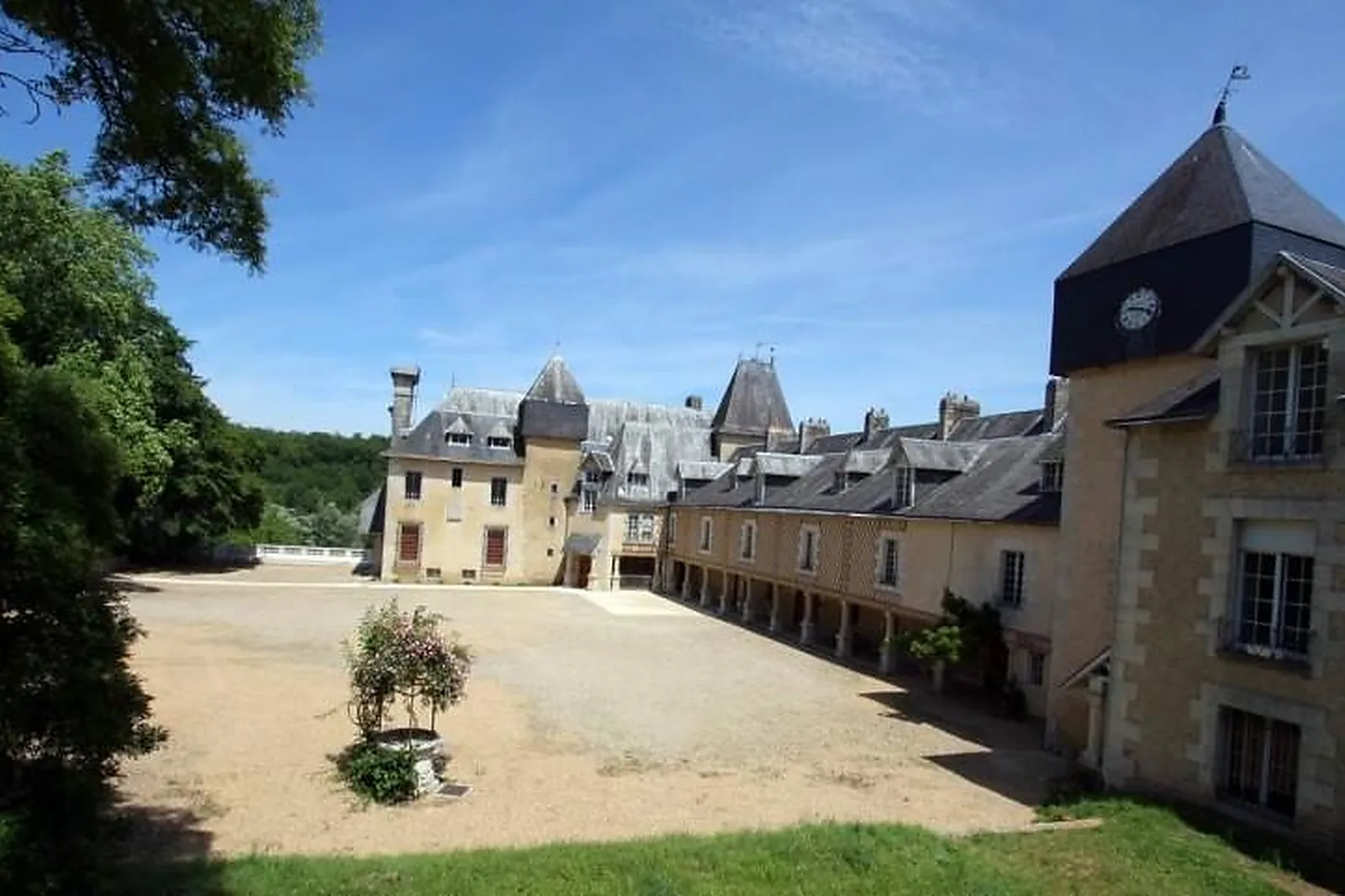 Lieux événementiels, CHÂTEAU DE LA MOTHE EN POITOU