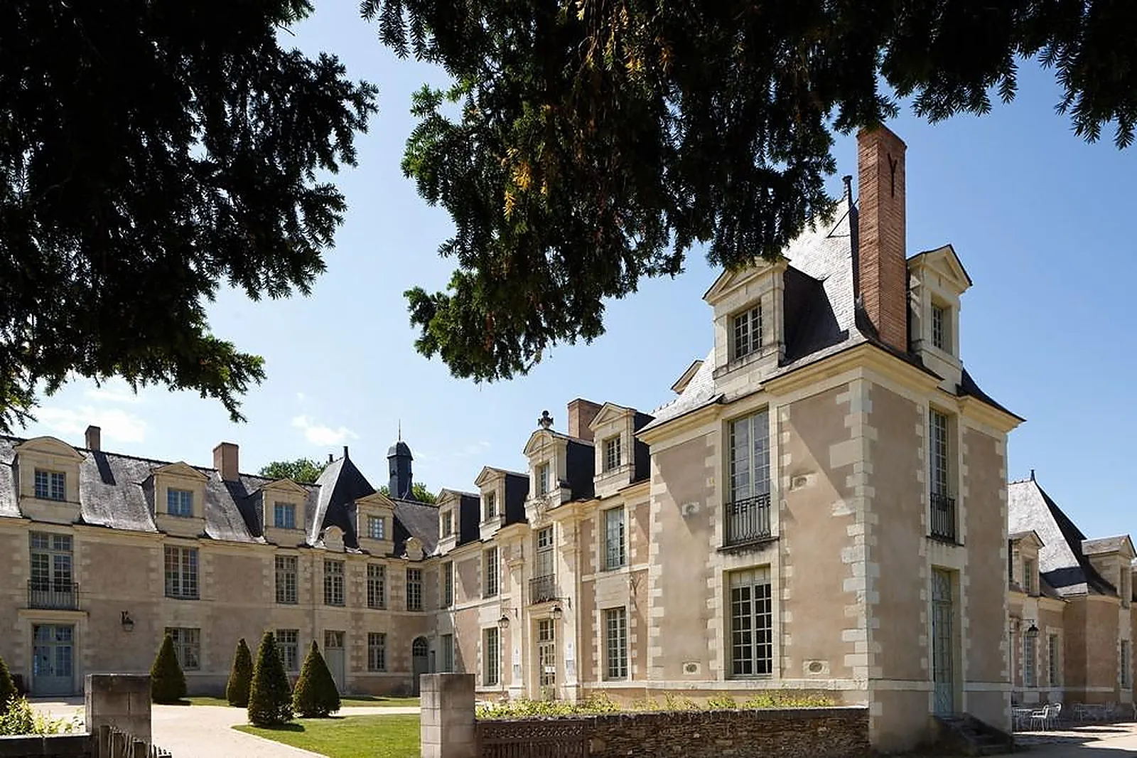 Lieux événementiels, CHÂTEAU DE LA PERRIERE